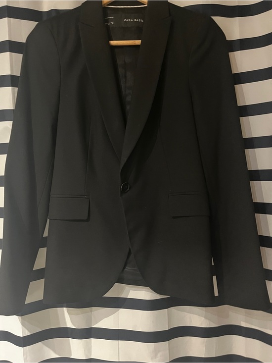 Zara Jackets & Blazers - Zara Black Single-Button Tailored Blazer